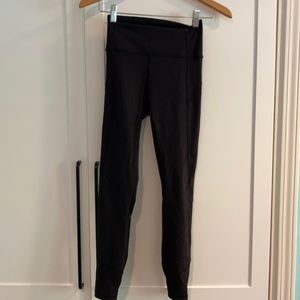 Size 4 black Lulu lemon leggings